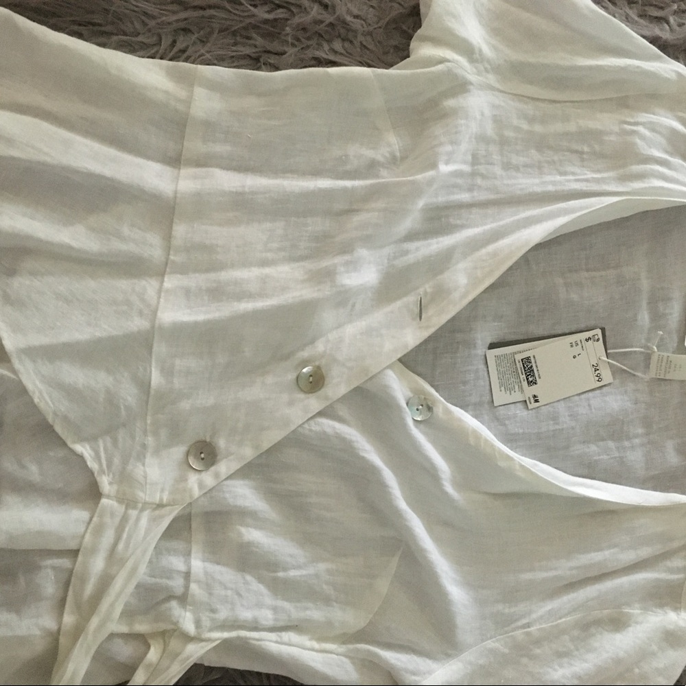 H&M blouse - Picture 2 of 4